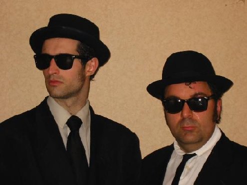 Briefcase Blues Brothers 02
